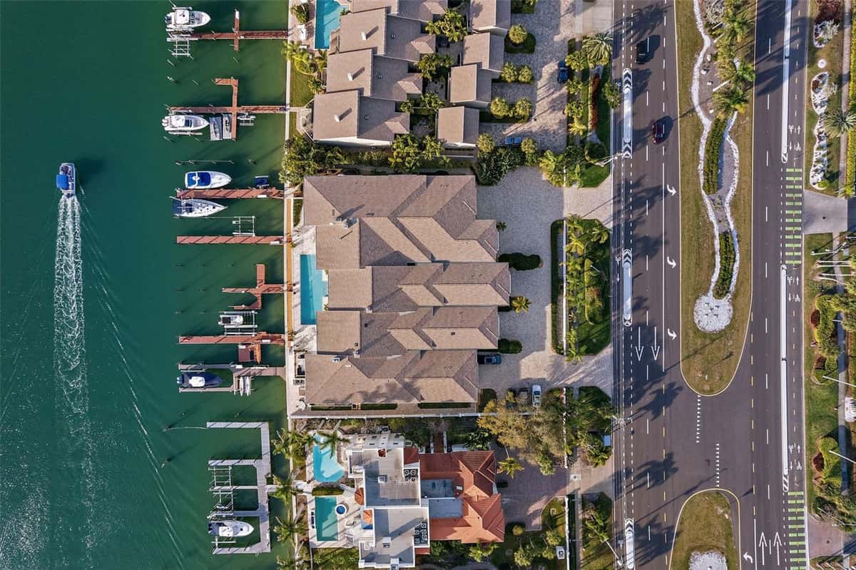 830 PINELLAS BAYWAY