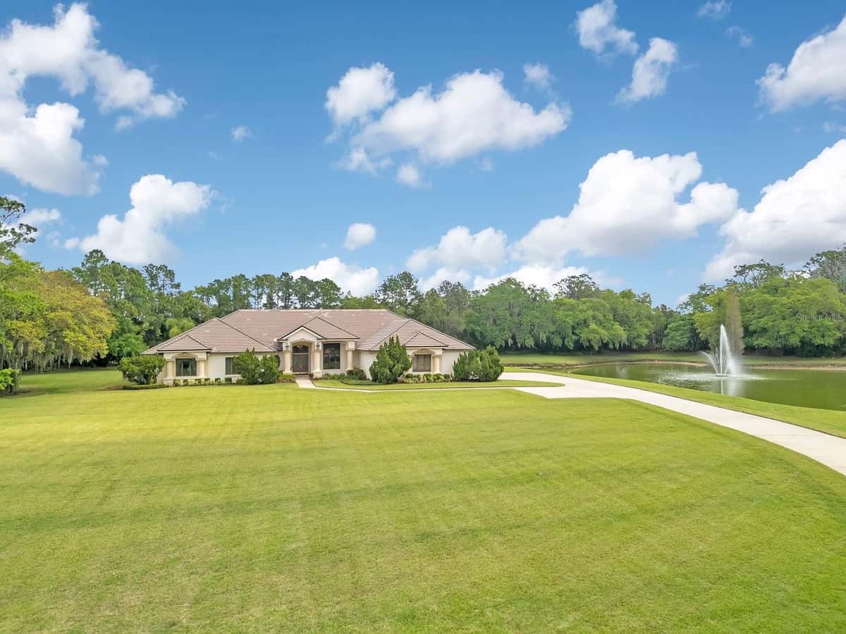 3300 BRIDGEFIELD DRIVE
