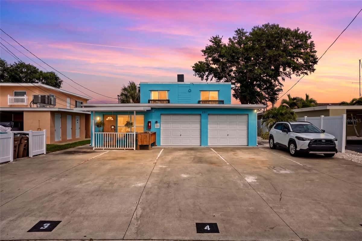 2311 BAY BOULEVARD