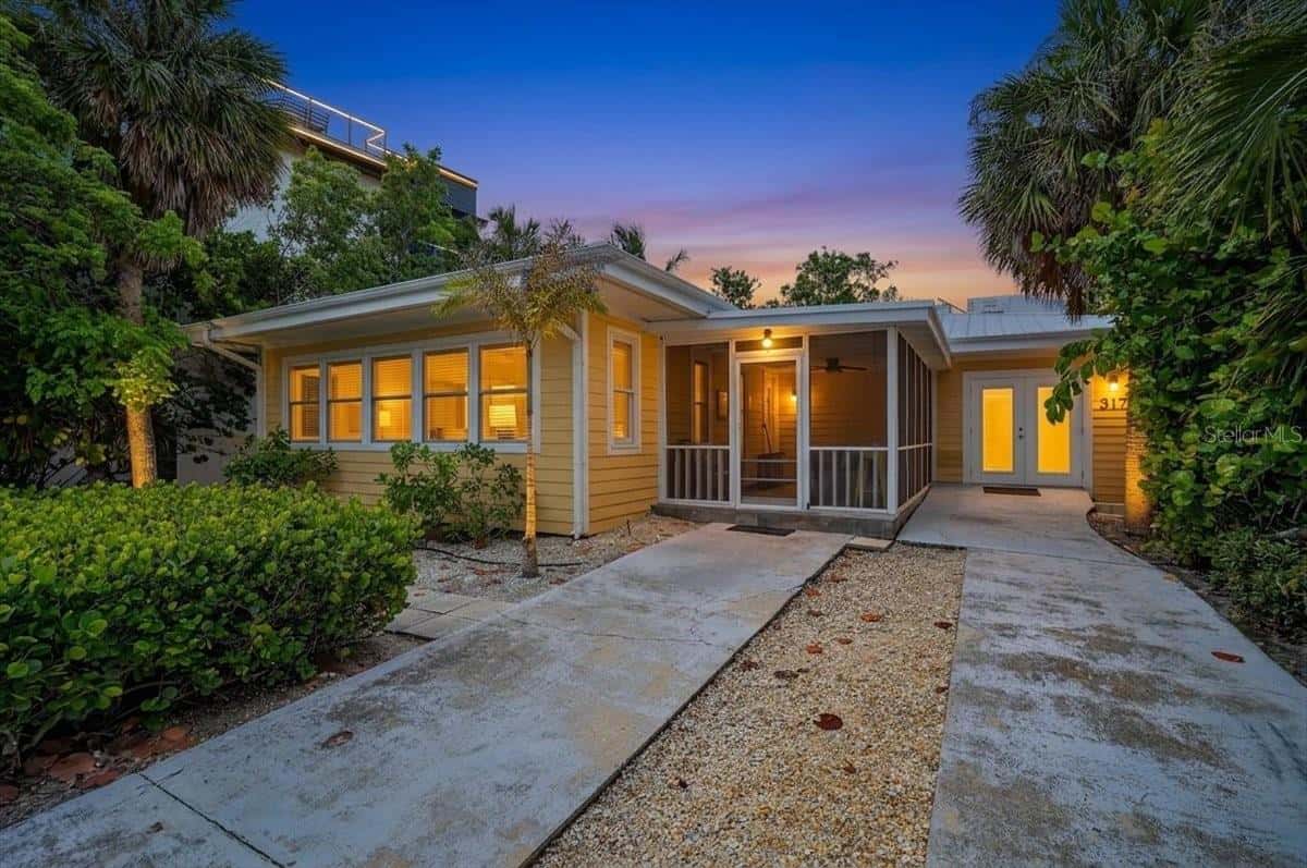 317 BAY BOULEVARD