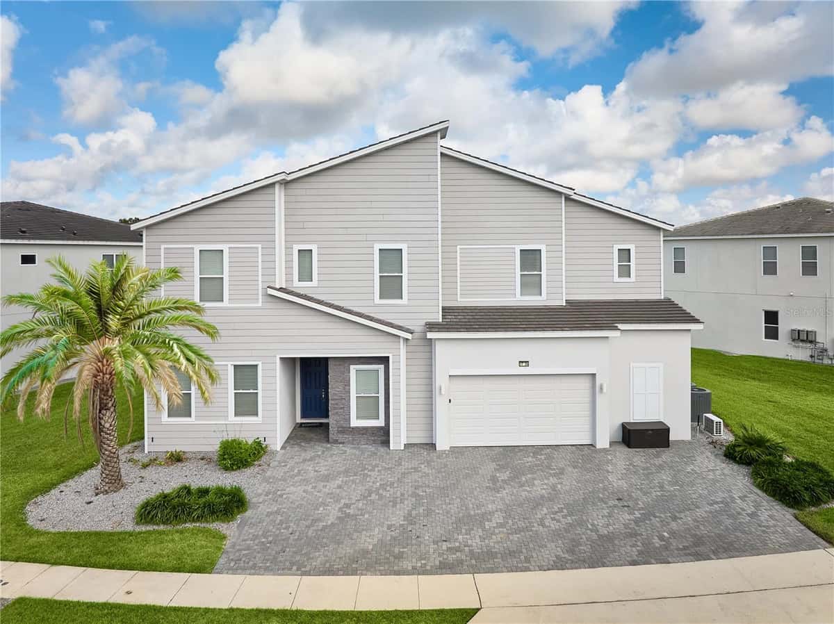 1735 OAK BLOSSOM DRIVE
