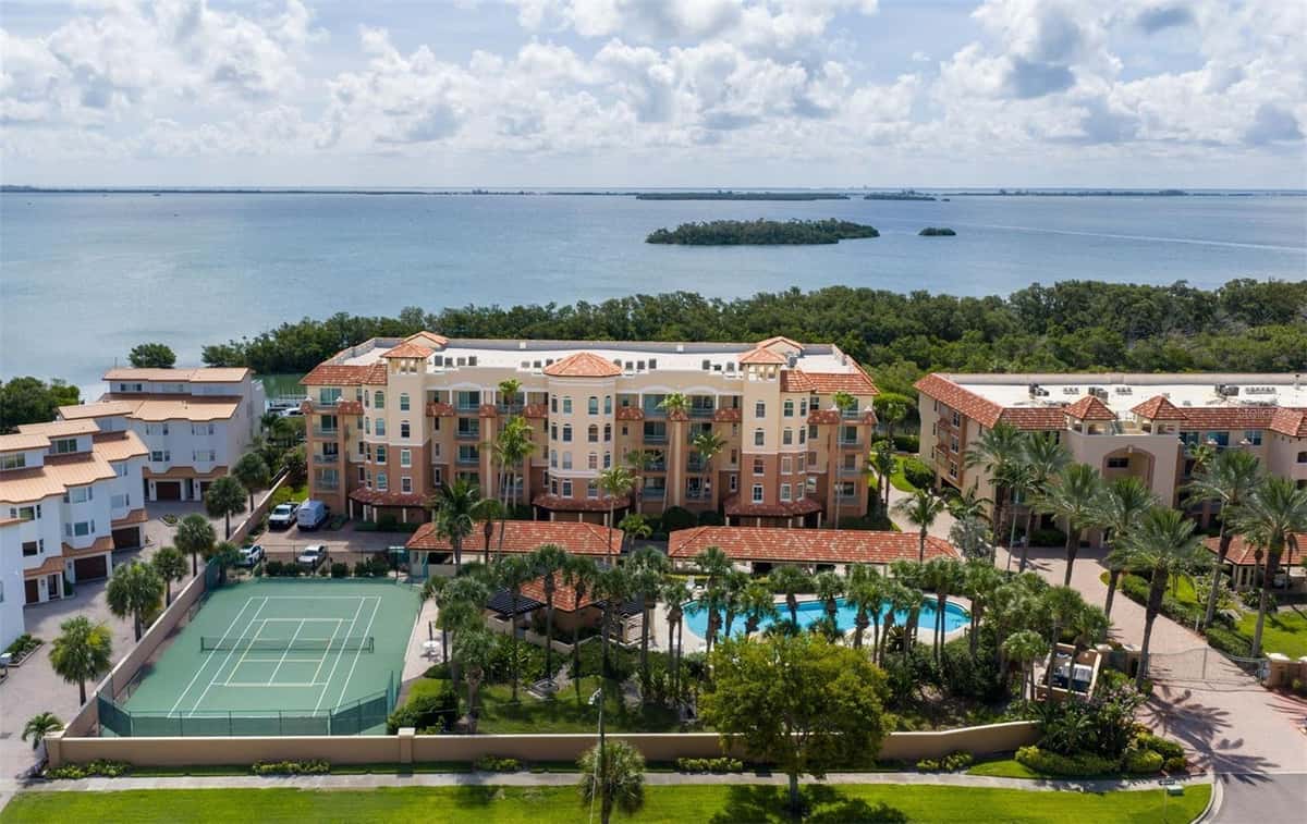 1645 PINELLAS BAYWAY