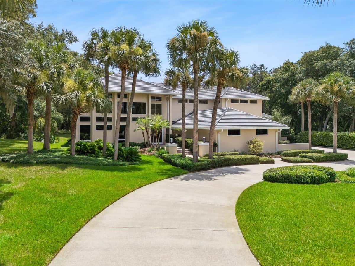 632 CLUB CIRCLE
