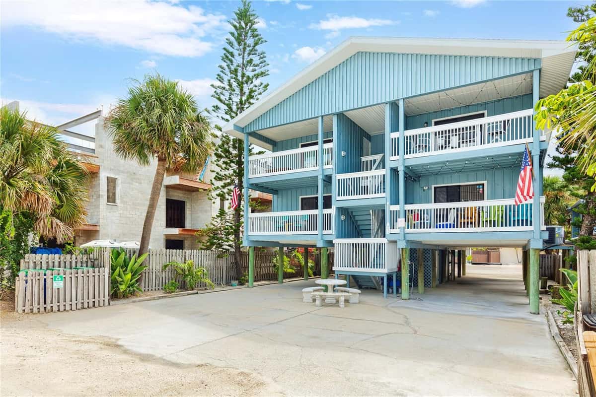 812 GULF BLVD