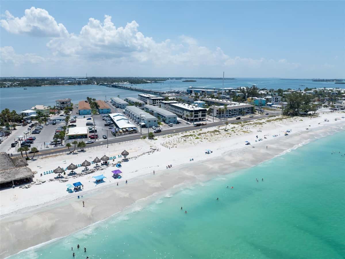 611 GULF DRIVE