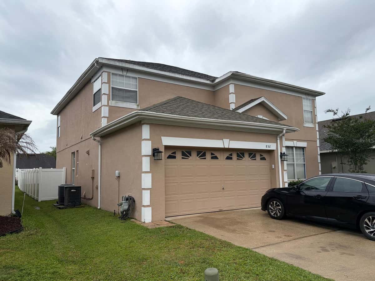 852 HARING LANE