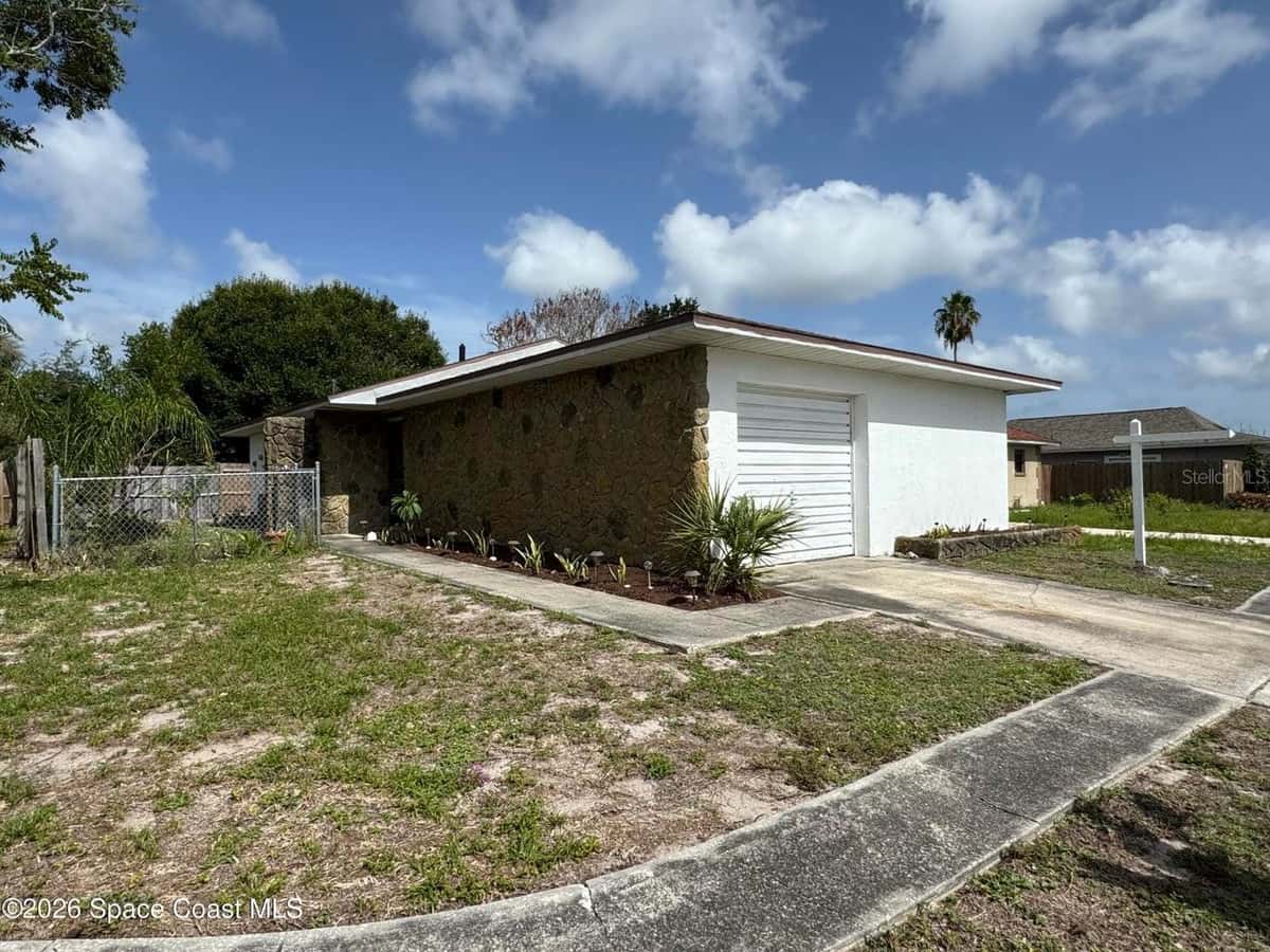 125 ROSILAND COURT