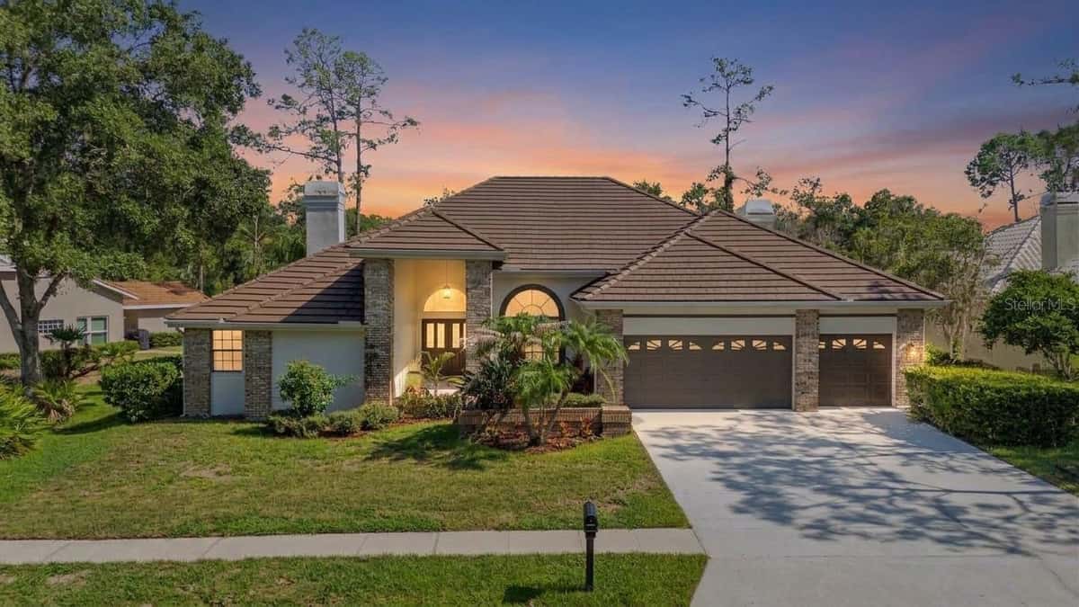 35 GREENHAVEN TRAIL