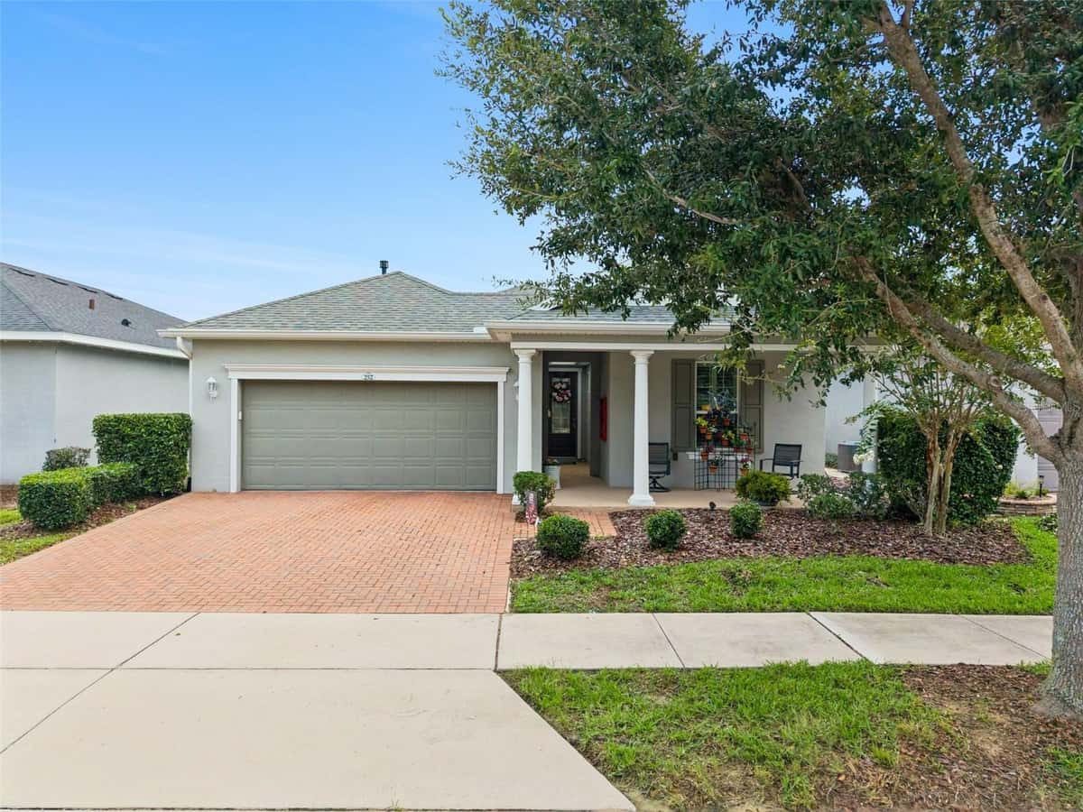 252 SILVER MAPLE ROAD