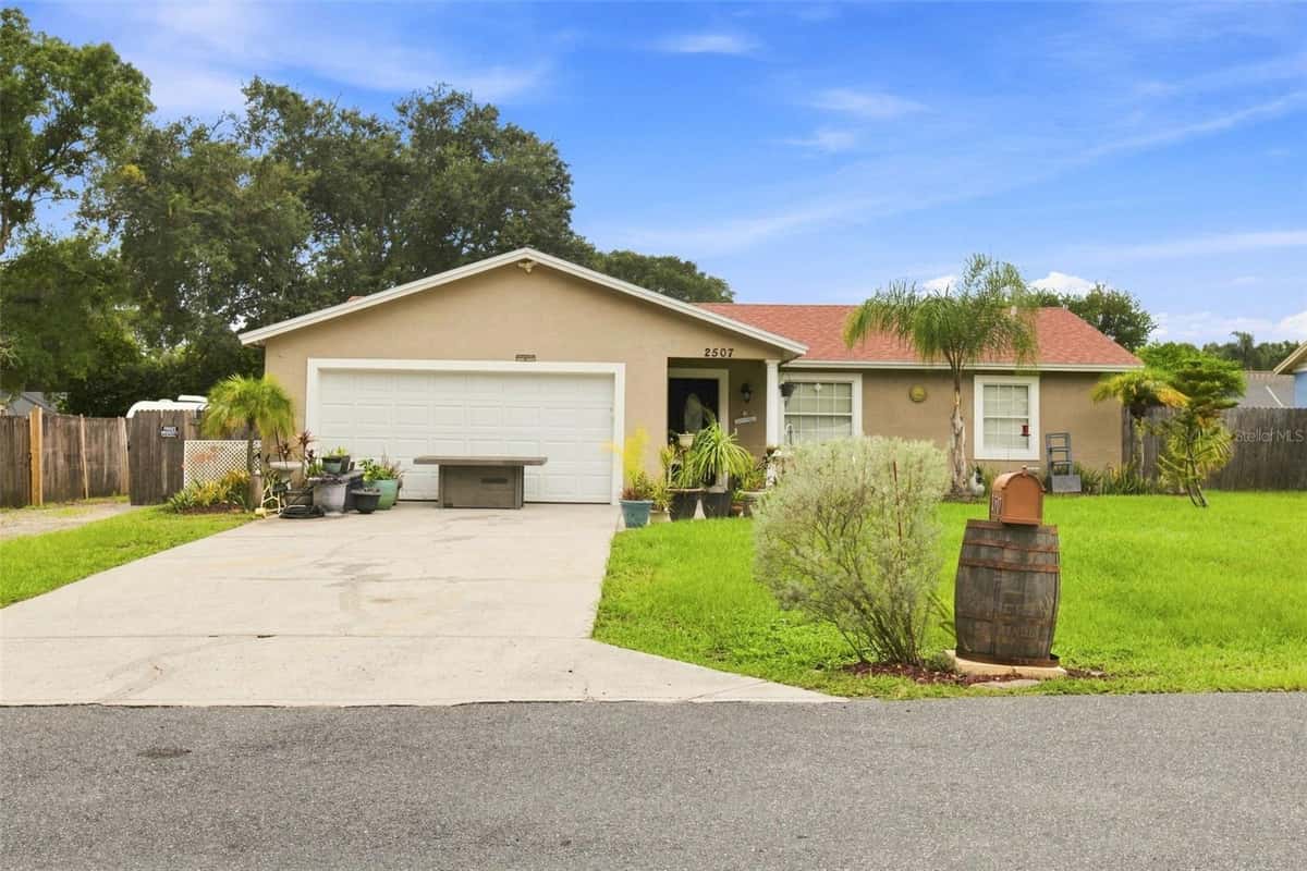 2507 MARTHA LANE