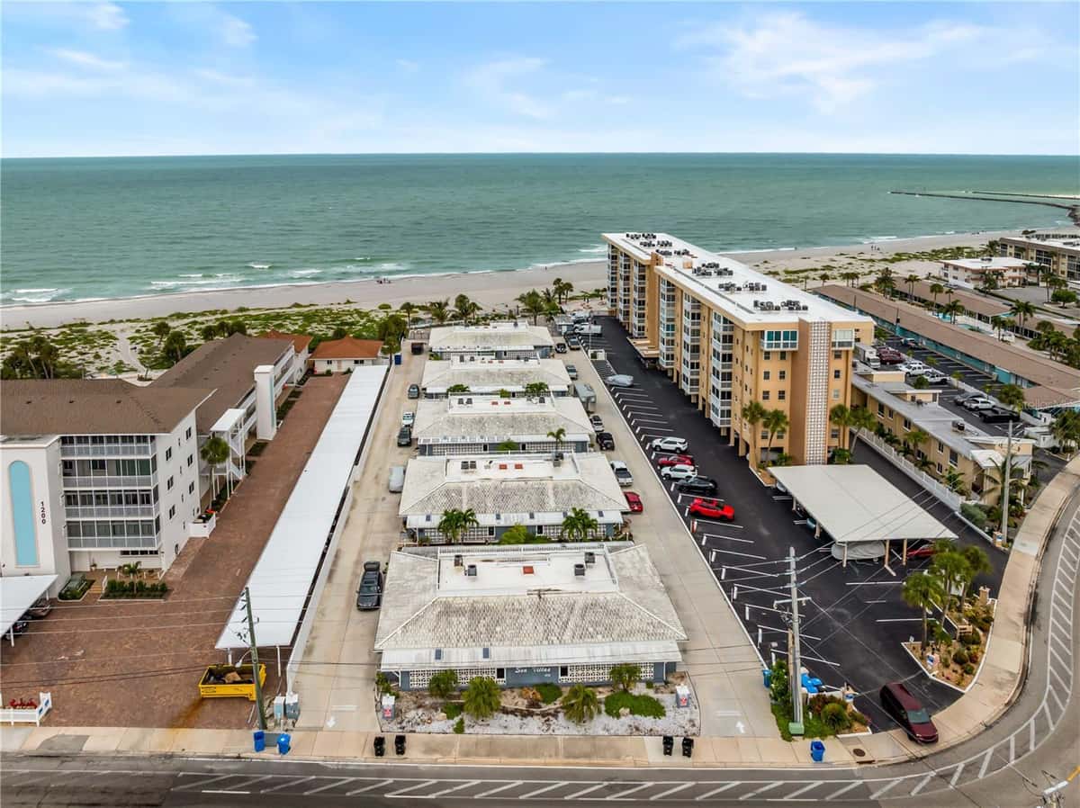 1205 TARPON CENTER DRIVE