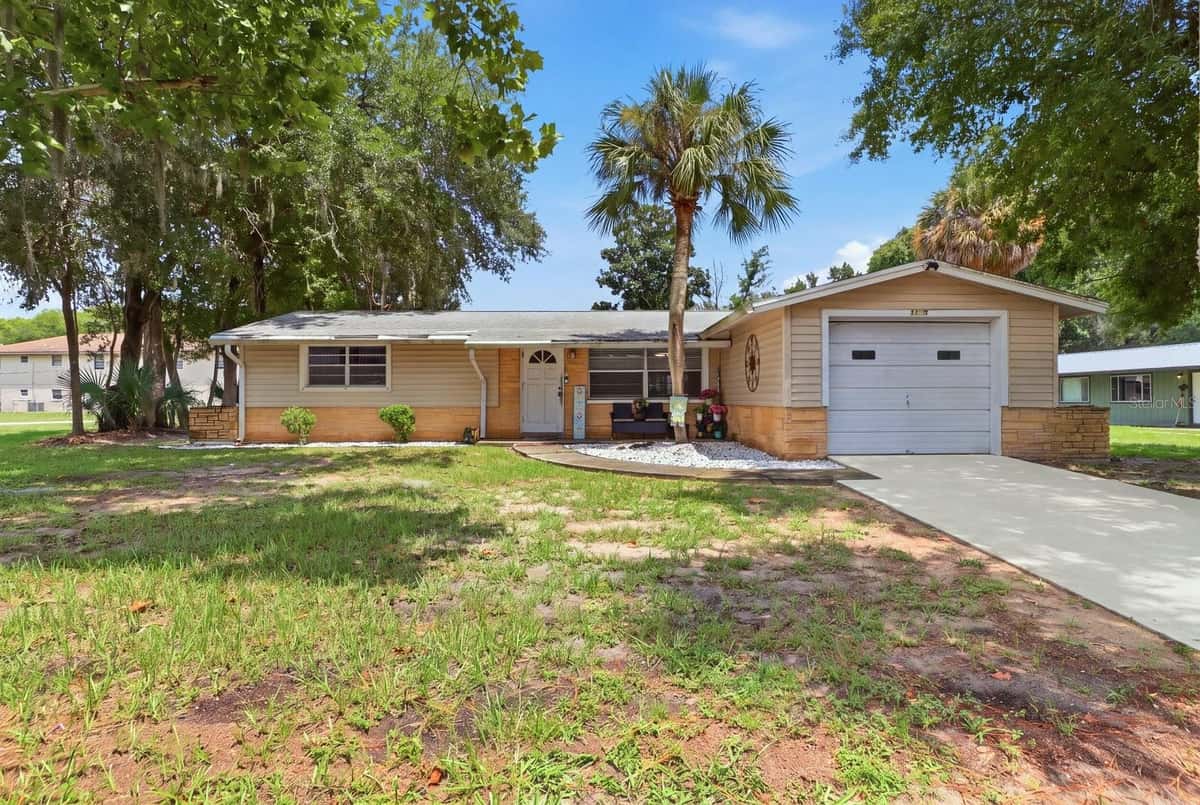 1149 TRUDEL POINT