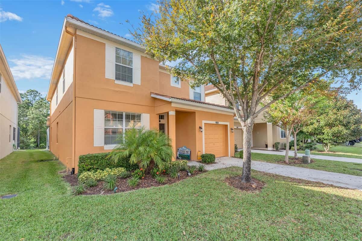 2908 BANANA PALM DRIVE