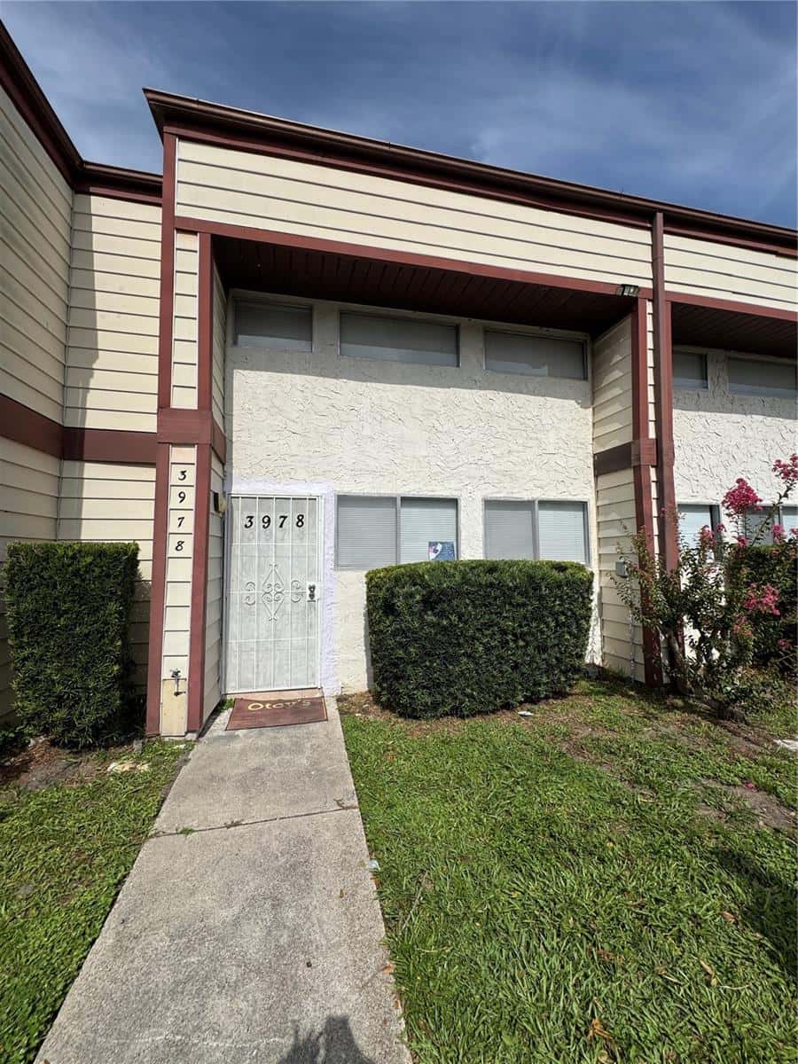 3978 CRAYRICH CIRCLE
